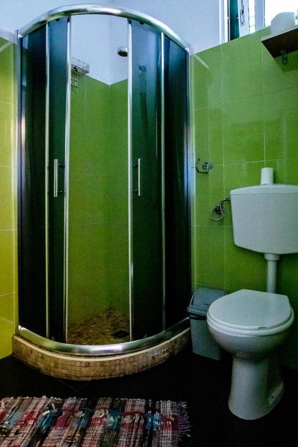 Mi Casa Es Tu Casa - Shkodra Backpackers Hostel Ngoại thất bức ảnh