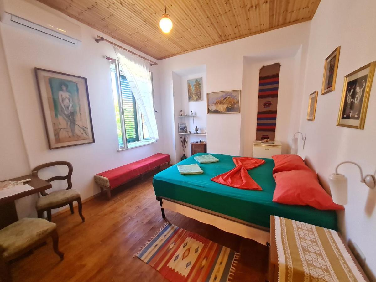Mi Casa Es Tu Casa - Shkodra Backpackers Hostel Phòng bức ảnh