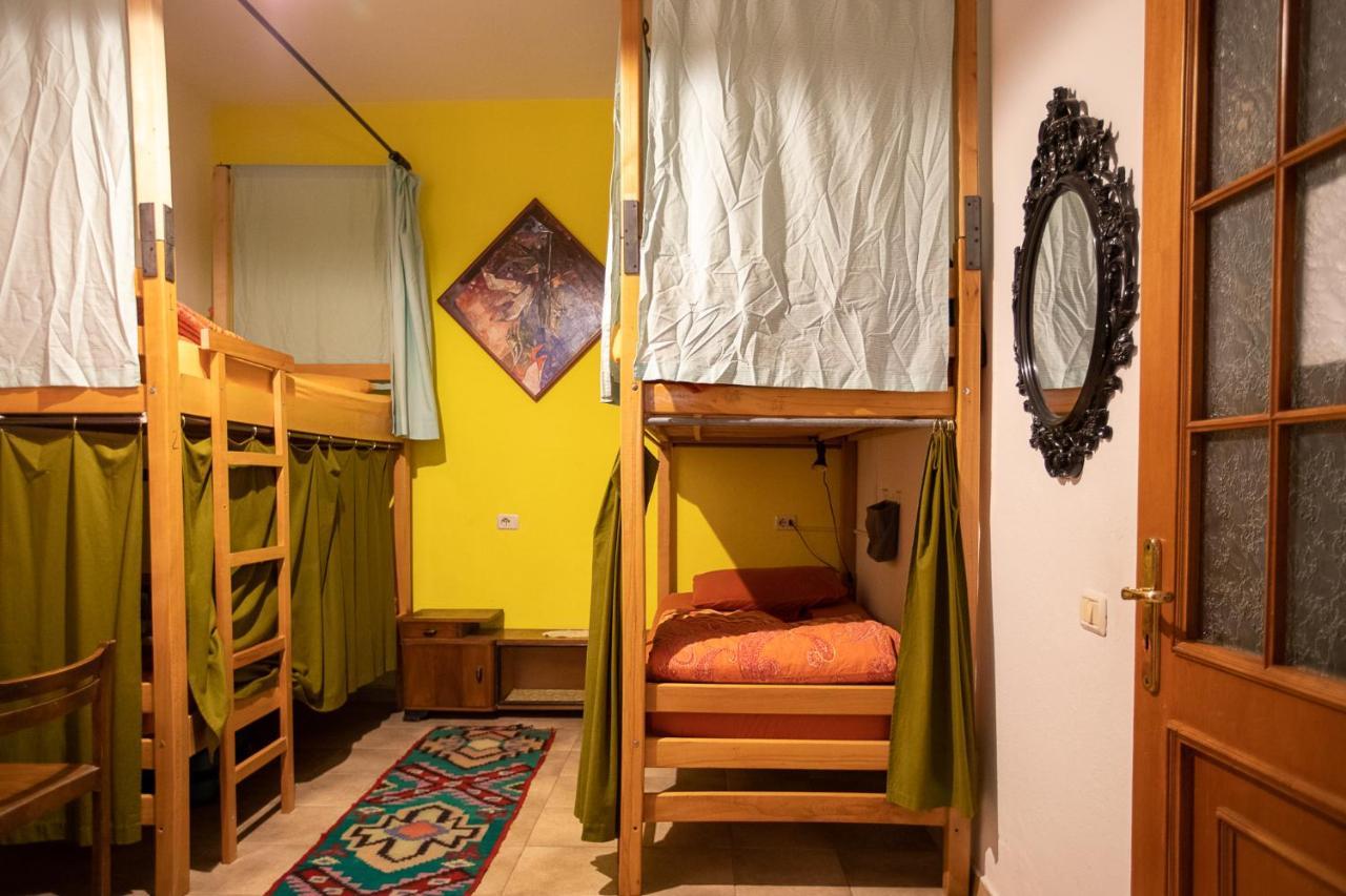 Mi Casa Es Tu Casa - Shkodra Backpackers Hostel Ngoại thất bức ảnh