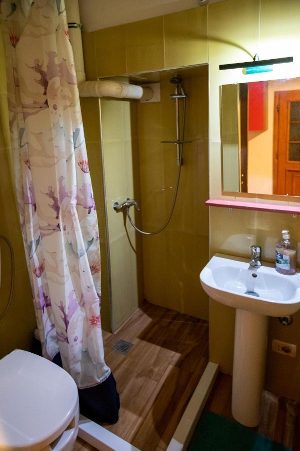 Mi Casa Es Tu Casa - Shkodra Backpackers Hostel Ngoại thất bức ảnh