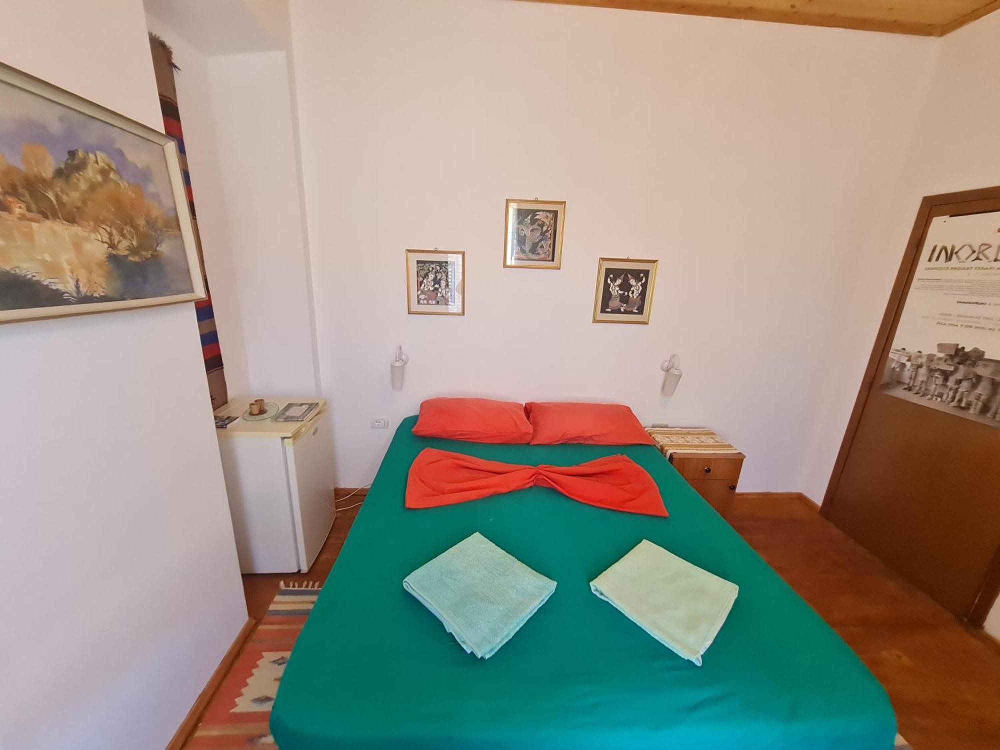 Mi Casa Es Tu Casa - Shkodra Backpackers Hostel Phòng bức ảnh