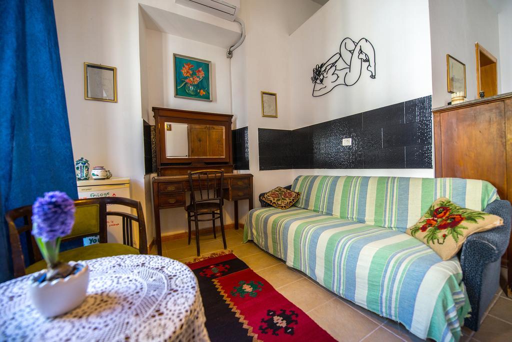 Mi Casa Es Tu Casa - Shkodra Backpackers Hostel Ngoại thất bức ảnh