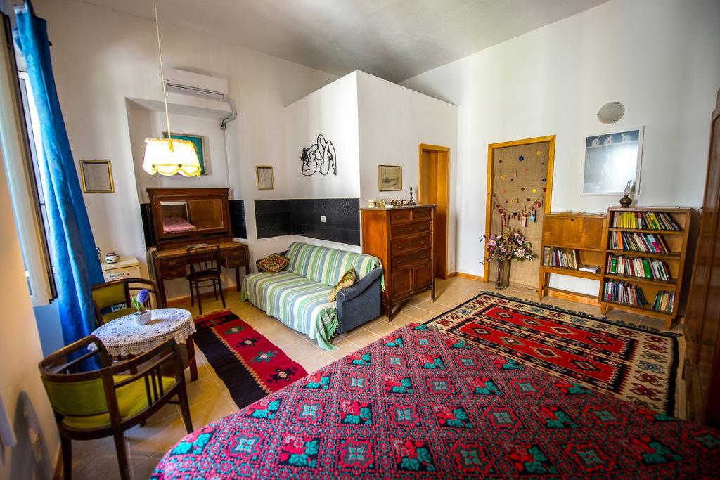 Mi Casa Es Tu Casa - Shkodra Backpackers Hostel Ngoại thất bức ảnh